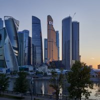 Москва. Башни Делового центра на закате. :: Минихан Сафин