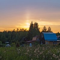 Дачи на севере,для сильных и упорных или просто для отдыха и кормежки комаров) Сразу за домами тайга :: Николай Зиновьев