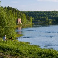 На берегу Ухты. Таёжные просторы большого Коми края. На реке была открыта первая нефть России :: Николай Зиновьев