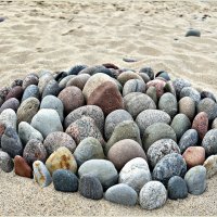 Народное творчество на пляже. :: Валерия Комова