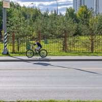 Научил на велосипеде ездить сына - теперь догоняй! :: Валерий Иванович