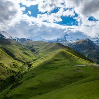 Казбек в облаках .Грузия. :: Дина Евсеева