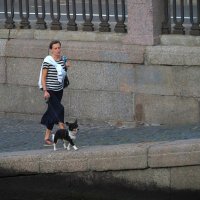 Дама с собачкой на набережной Крюкова канала :: Магомед .