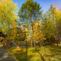 Церковь и осень :: Vladimbormotov 