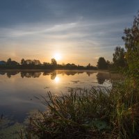 Осенним утром на реке Дубне. :: Виктор Евстратов