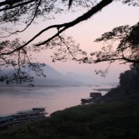 Sunrise. Luang Prabang, Laos :: Eva Langue