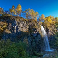 Осенний водопад. :: Эдуард Сычев