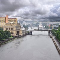 Тучи над городом :: Сергей .