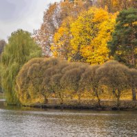 Октябрь в Царицыно... :: Владимир Жданов