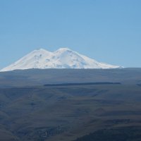 Эльбрус с высокой точки национального парка "Кисловодский" :: Евгений Седов