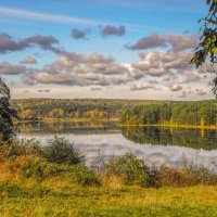 Октябрь на озере :: Любовь Зинченко 