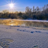 За ночь температура изменилась с -10 до -29 и лёд покрылся кристаллами. :: Владимир Мигонькин