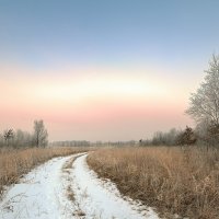 На рассвете по дорожке ... :: Евгений Хвальчев