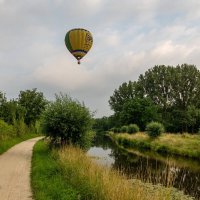 Пейзаж с воздушным шаром :: Николай Гирш