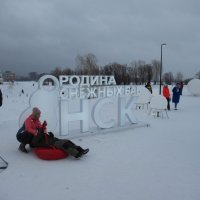 НСК - родина снежных баб :: Андрей Макурин