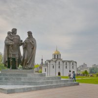 Памятник Александру Невскому с женой  витебской княжной :: Анастасия Смирнова