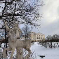 Кентавр в парке. :: Ольга 