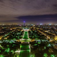 Ночной Париж с Эйфелевой башни :: Ростислав Бычков
