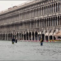 Наводнение в Венеции (Площадь Сан-Марко) :: Юрий Матвеев
