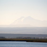 двуглавый Эльбрус в лучах восходящего солнца :: Na2a6a N