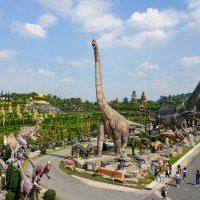 Динозавры в парке Нонг Нуч :: Иван Литвинов