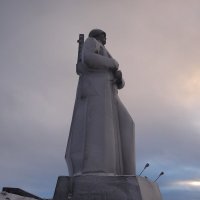 Памятник русскому солдату в Мурманске :: Лидия Бусурина