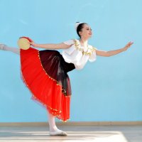 Танец :: Владимир Помазан