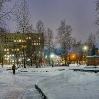 Ухта. Вечерняя атмосфера Старого города. Сегодня даже на Крайнем Севере до +2 :: Николай Зиновьев