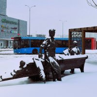  Скульптурная композиция у станции метро «Рассказовка» :: Татьяна Помогалова