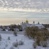 Вид на Покровский монастырь со смотровой площадки :: Сергей Цветков
