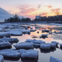 Время ледохода, Архангельск, набережная. :: Вера Ра