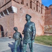 Памятник тульскому городовому :: Irene Irene