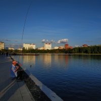 Двойная удача - рыбака и велосипедиста-фотографа :: Андрей Лукьянов