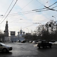Вид на монастырь с Большой Пироговской улицы :: Сергей Мягченков
