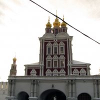 Преображенская надвратная церковь :: Сергей Мягченков