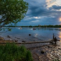 Закатным вечером на Волге. :: Виктор Евстратов