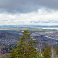 Ильменский хребет. Апрель. Миасс, Машгородок. (панорама) :: Алексей Трухин