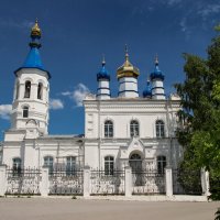 Храм святых апостолов Петра и Павла в г. Салаире :: Евгения Каравашкина