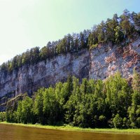 Камень Дыроватый на реке Чусовой. :: Ирина Осипова