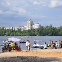 Лето, набережная парка "Алые паруса" :: Татьяна Машошина