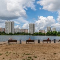 Отдохнуть на берегу пруда :: Валерий Иванович