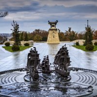 Памятник Александру Казарскому - первый памятник воздвигнутый в Севастополе :: Борис 