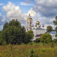 Доехать до монастыря :: Сергей Цветков