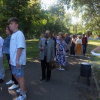 А вот и сам Вильям Похлёбкин, пришёл на фестиваль своего имени! ( в исполнении артиста драмтеатра!) :: Люба 