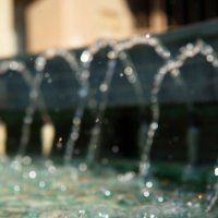 Пузырьки в фонтане :: Сергей Боровков