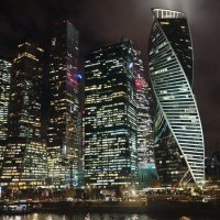 Небоскрёбы Москва-Сити :: <<< Наташа >>>