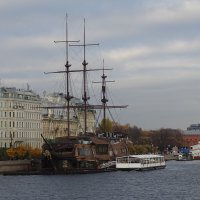 Поздняя осень в городе - она прекрасна! :: Anna-Sabina Anna-Sabina