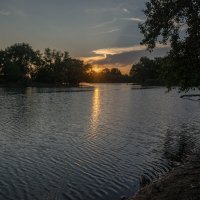 Закат на реке Кубань :: Владимир Жуков