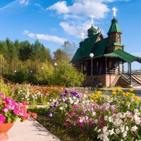 Храм покрова Пресвятой Богородицы в Ухте. Первый настоящий храм города :: Николай Зиновьев