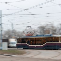 Трамвай едет :: Александр Синдерёв